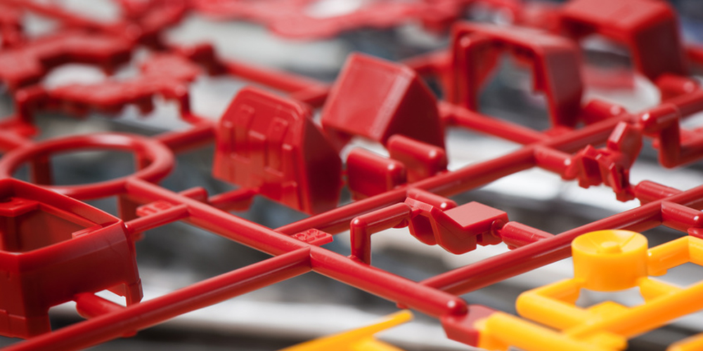 How to Choose a Custom Plastic Molding Service for Rapid Manufacturing on Demand