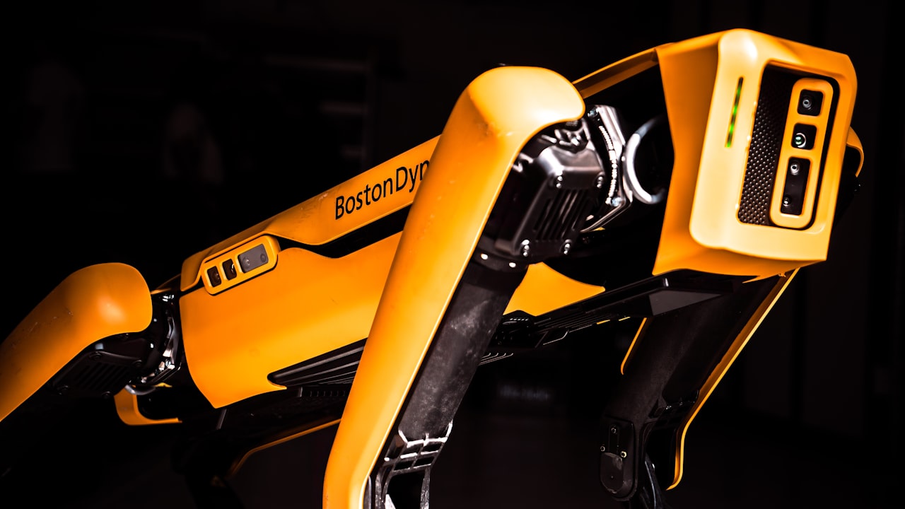 The Benefits Of Using A Robot Waiter