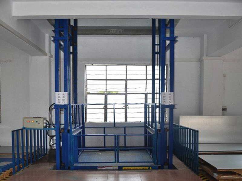 How to Use Cargo Lifts to Make Loading and Unloading a Breeze