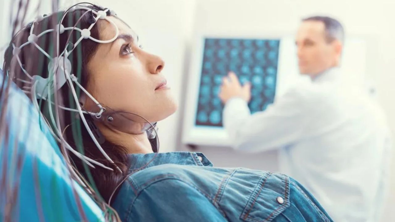 Why Is Electrode Material Crucial for EEG Signal Precision?