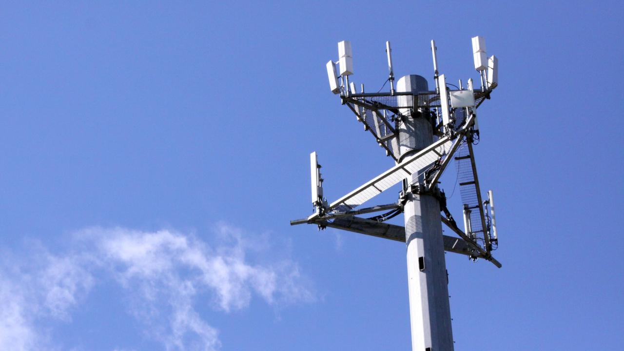 How BATwireless Cellular Antennas Support 4G LTE and 5G Networks